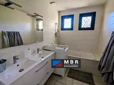 Maison, 218 m²