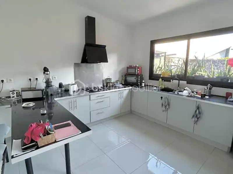 Maison, 250 m²
