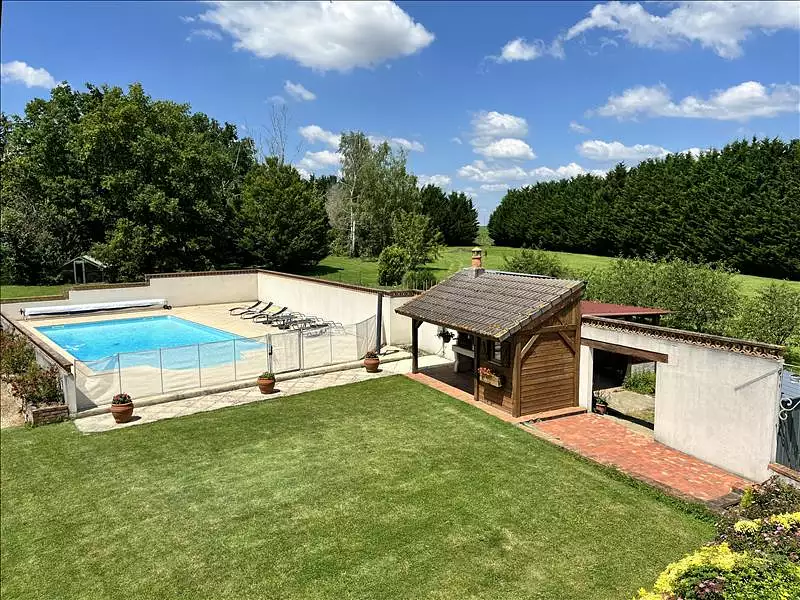 Maison, 160 m²