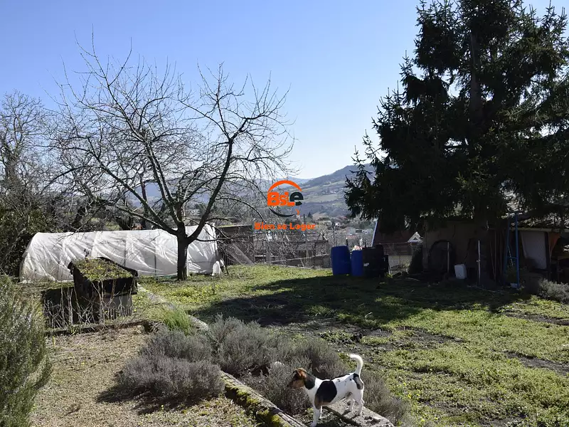 Terrain, 700 m²