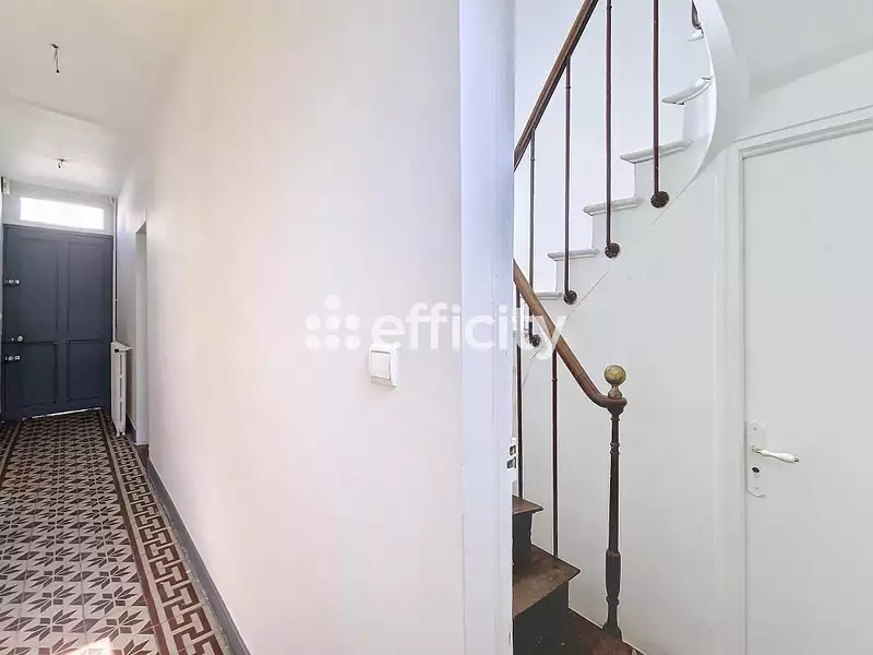 Maison, 220 m²