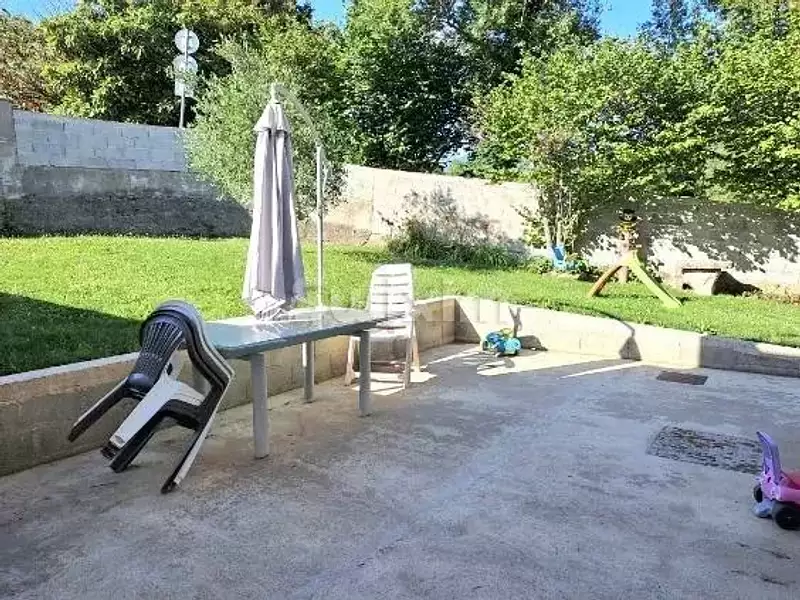 Maison, 225 m²