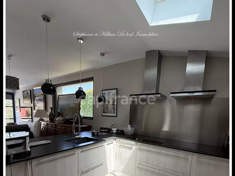 Maison, 250 m²