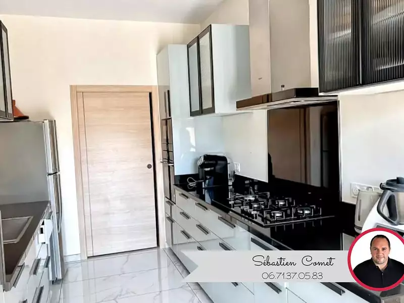 Maison, 192 m²