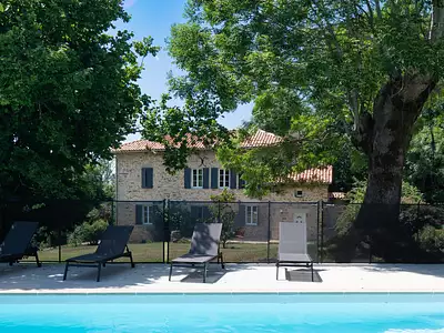 Maison, 590 m²
