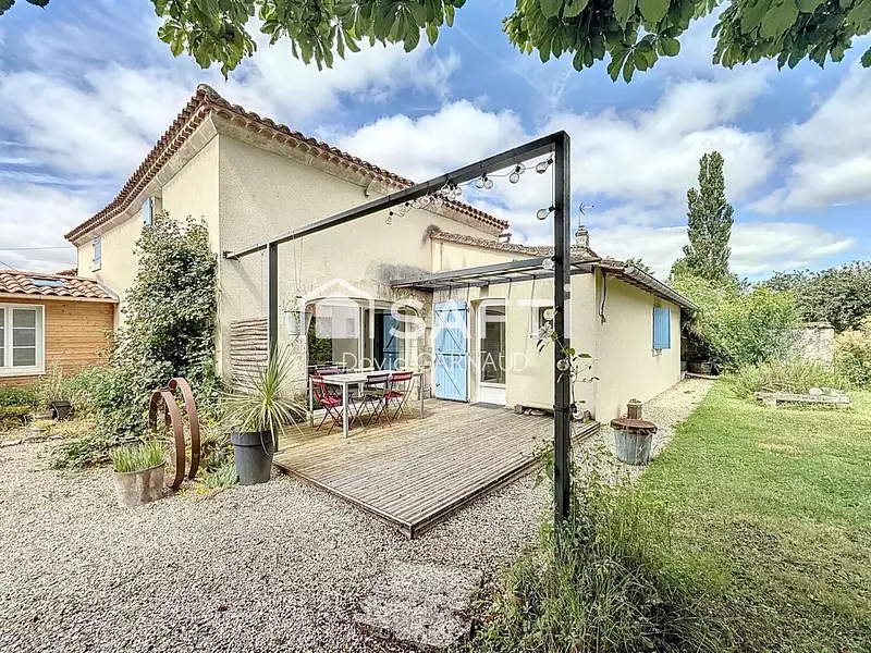 Maison, 167 m²