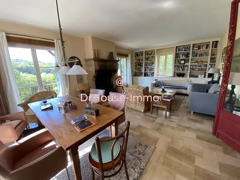 Maison, 275 m²