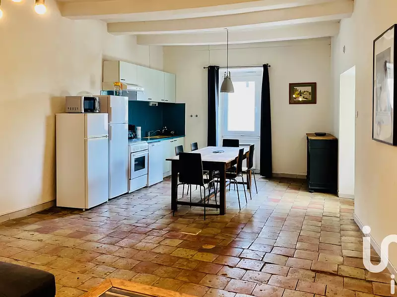Immeuble, 719 m²