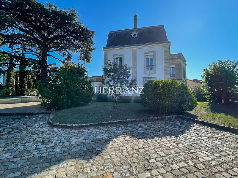 Maison, 260 m²