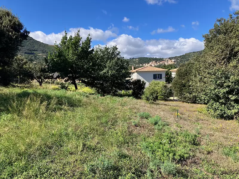 Terrain, 1 105 m²