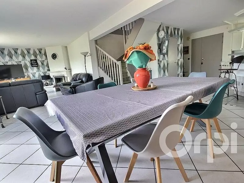 Maison, 147 m²