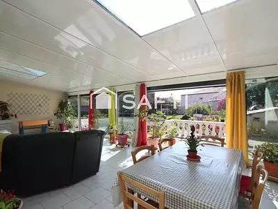 Maison, 166 m²