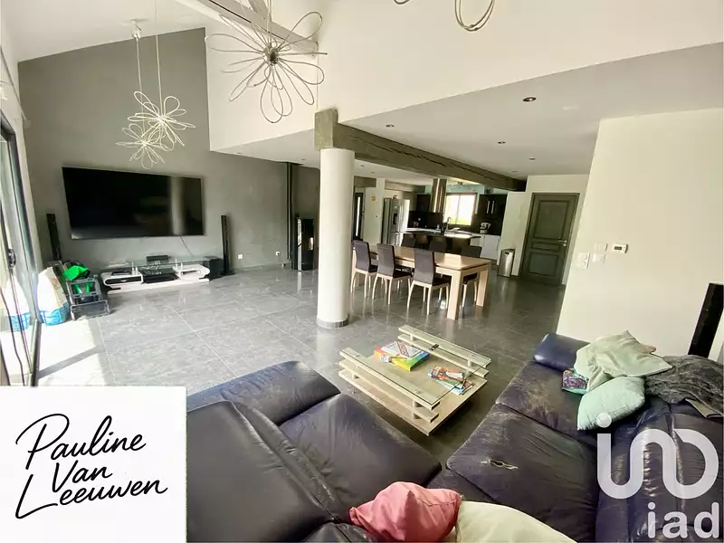Maison, 215 m²