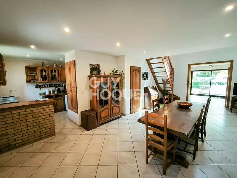 Maison, 195 m²