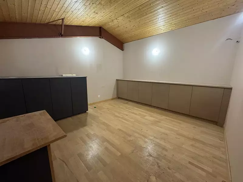 Divers, 594 m²