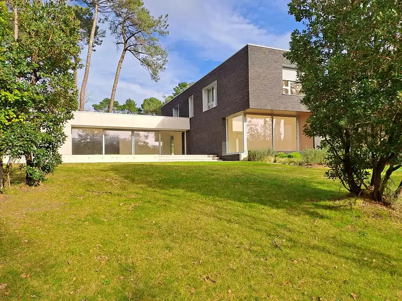 Maison, 246 m²
