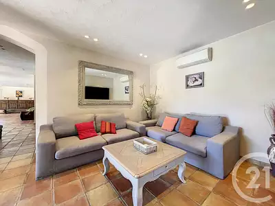 Maison, 245 m²