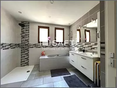 Maison, 198 m²