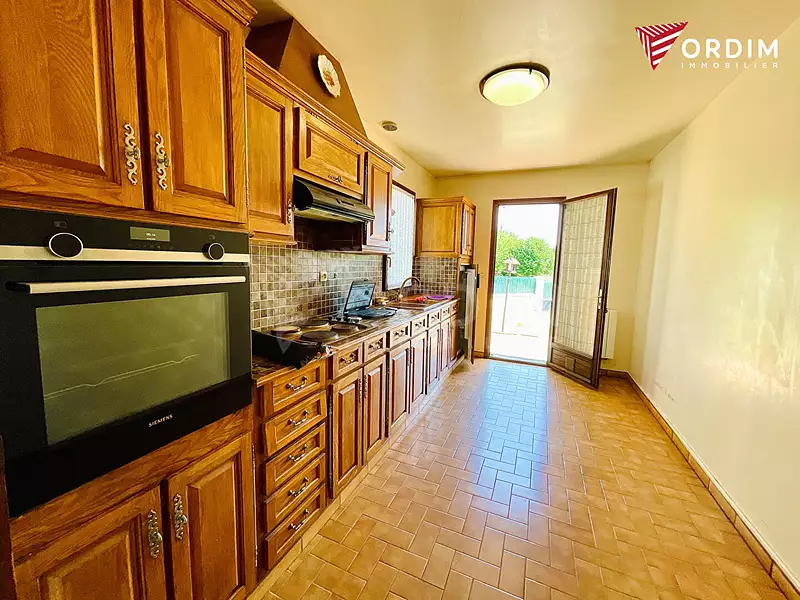 Maison, 166 m²