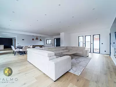 Maison, 275 m²