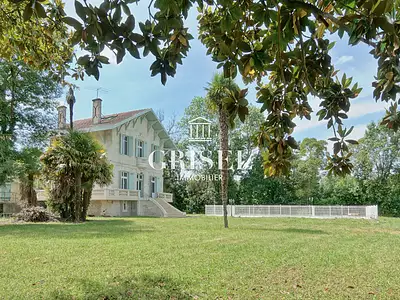 Maison, 268 m²
