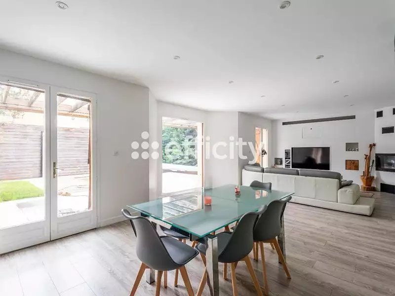 Maison, 147 m²