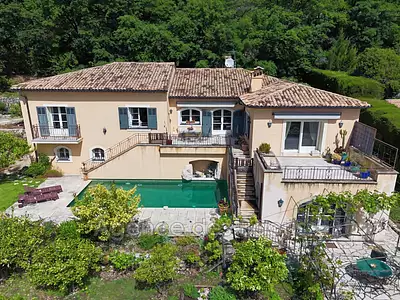 Maison, 254 m²