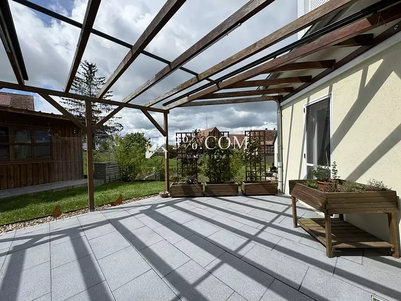 Maison, 166 m²
