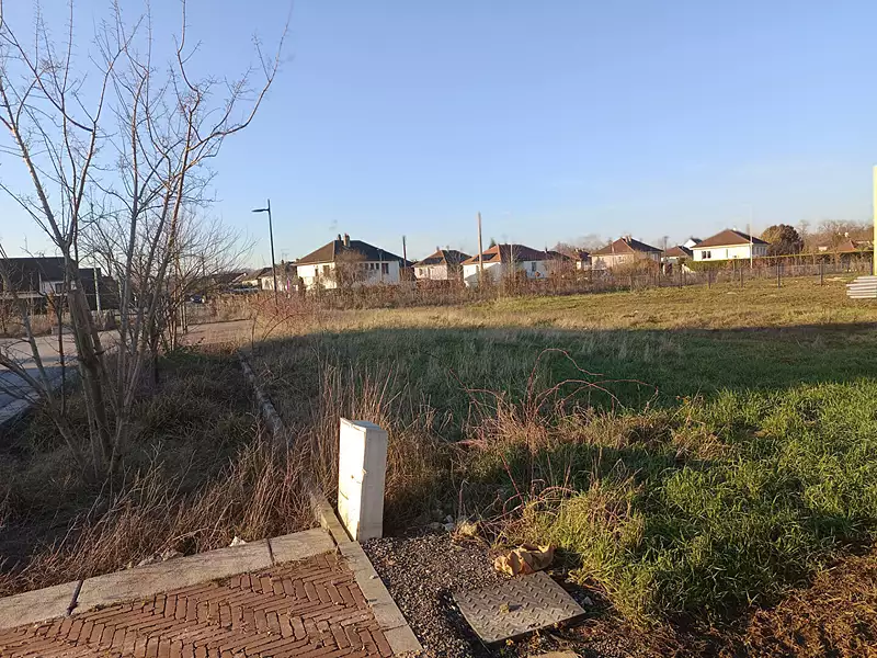 Terrain, 792 m²