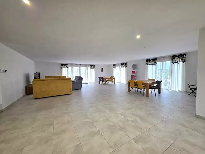 Maison, 325 m²