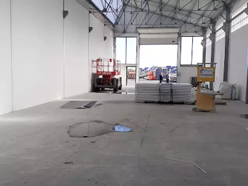 Divers, 300 m²