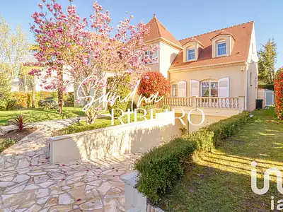Maison, 220 m²