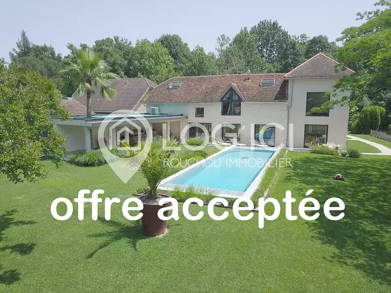 Maison, 240 m²