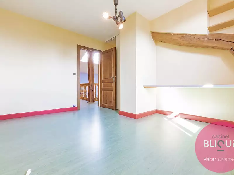 Maison, 375 m²
