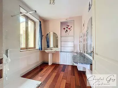 Maison, 260 m²