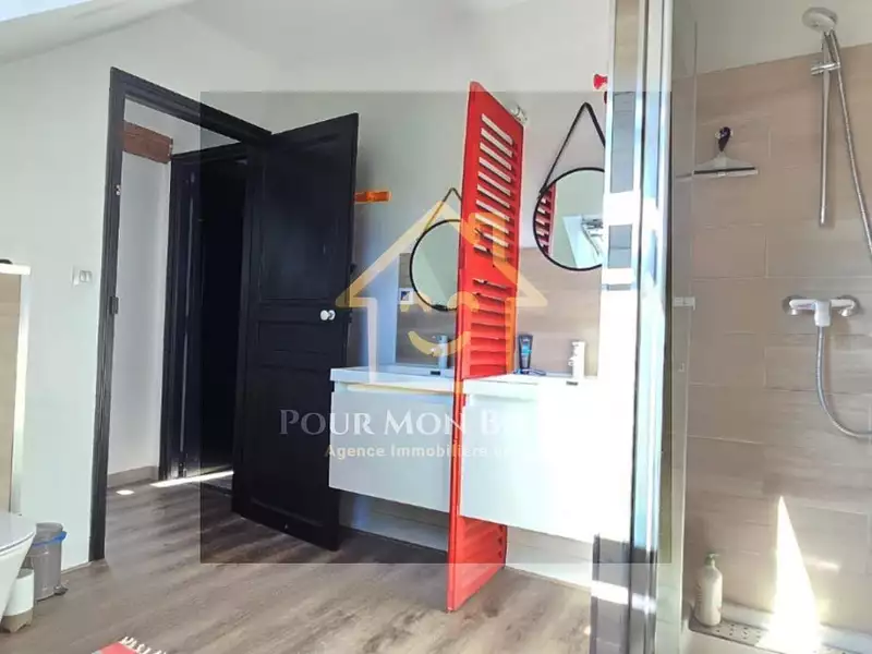 Maison, 210 m²