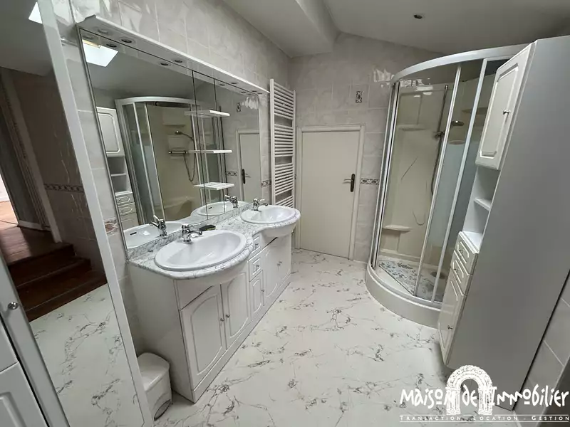 Maison, 169 m²