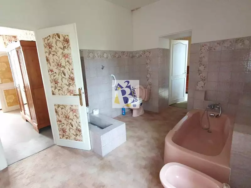 Maison, 221 m²