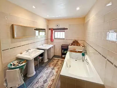 Maison, 301 m²