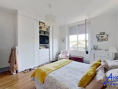 Immeuble, 698 m²