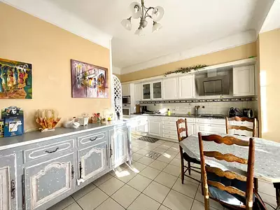 Maison, 225 m²