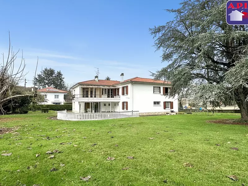 Maison, 245 m²