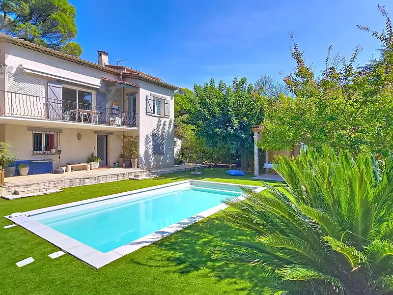 Maison, 160 m²