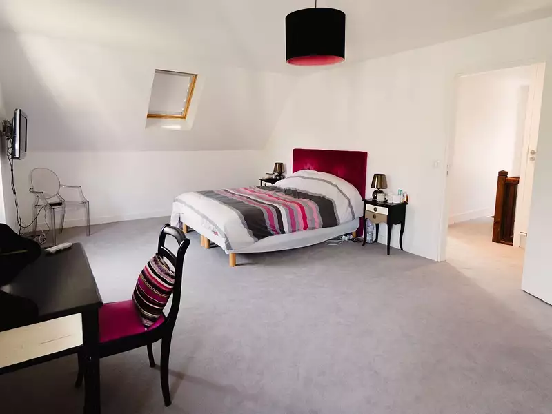 Maison, 240 m²