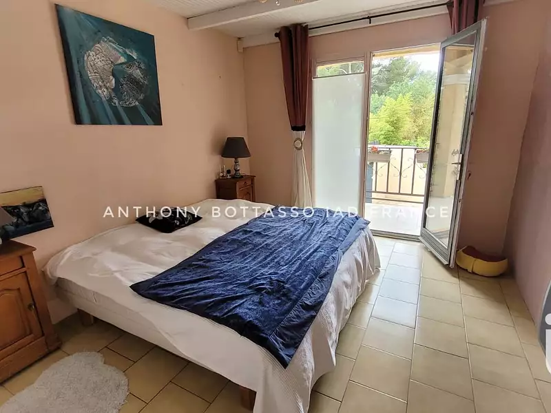 Maison, 240 m²