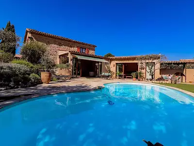 Maison, 166 m²