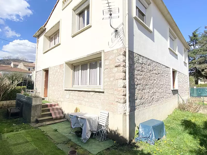 Immeuble, 147 m²