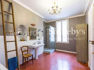 Maison, 250 m²
