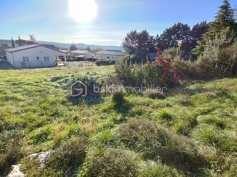 Terrain, 1 094 m²