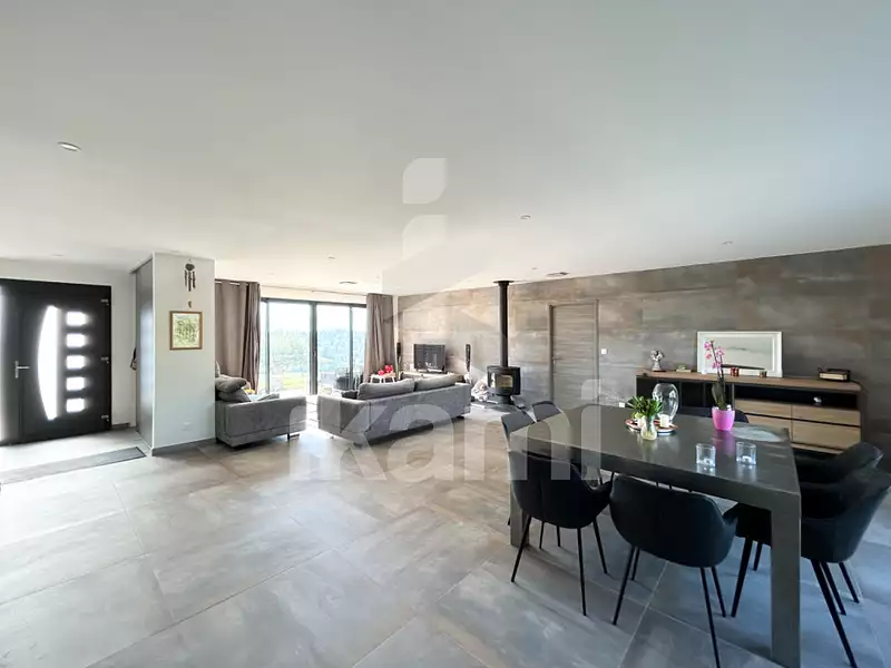 Maison, 175 m²